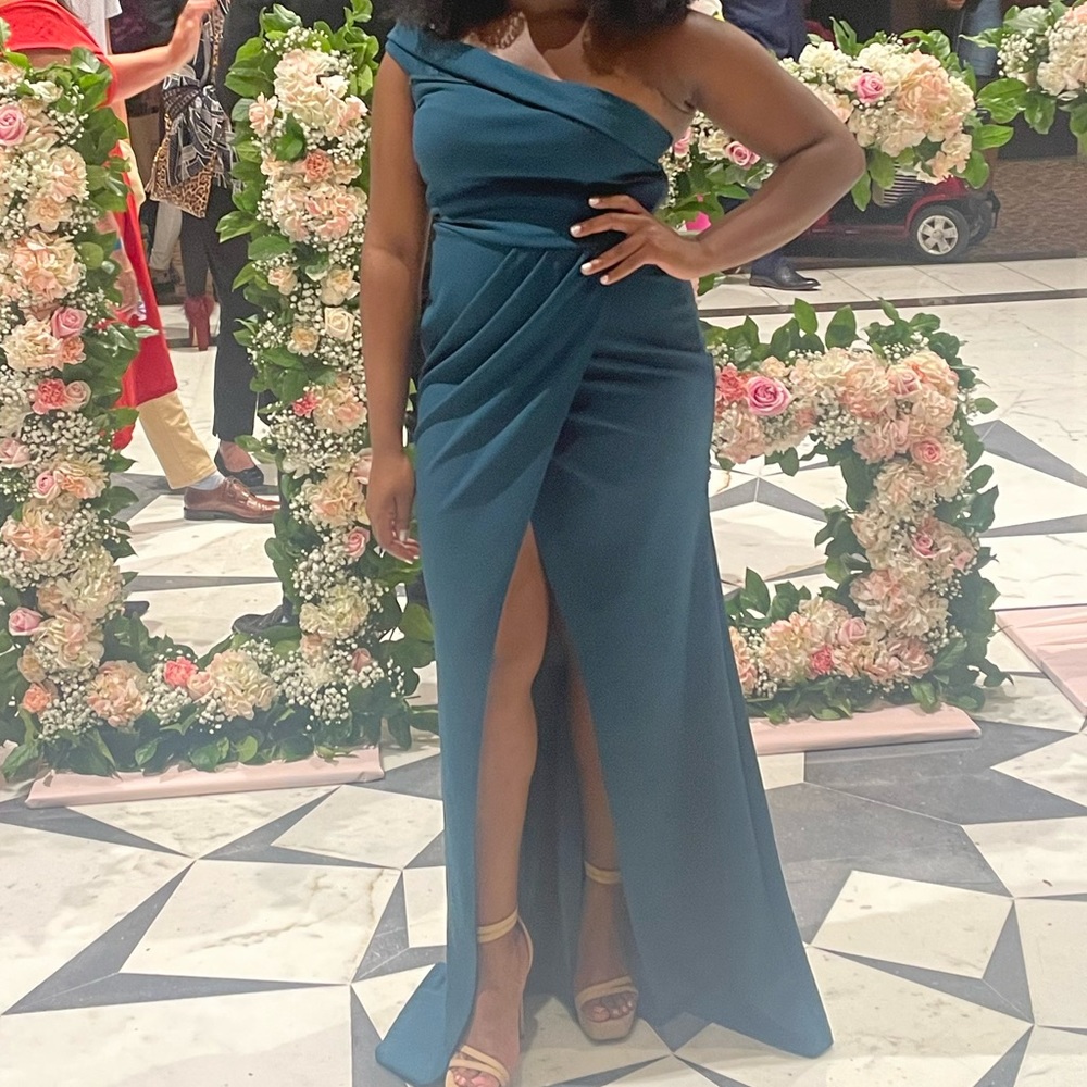 Windsor Green Formal One Shoulder dress w Split